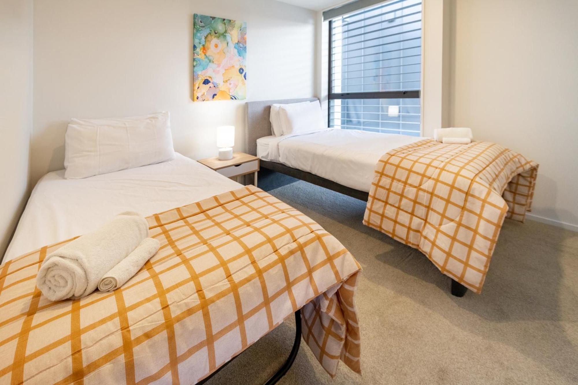 Modern 2 Bed 2 Bath Opposite Hagley Park Appartement Christchurch Buitenkant foto