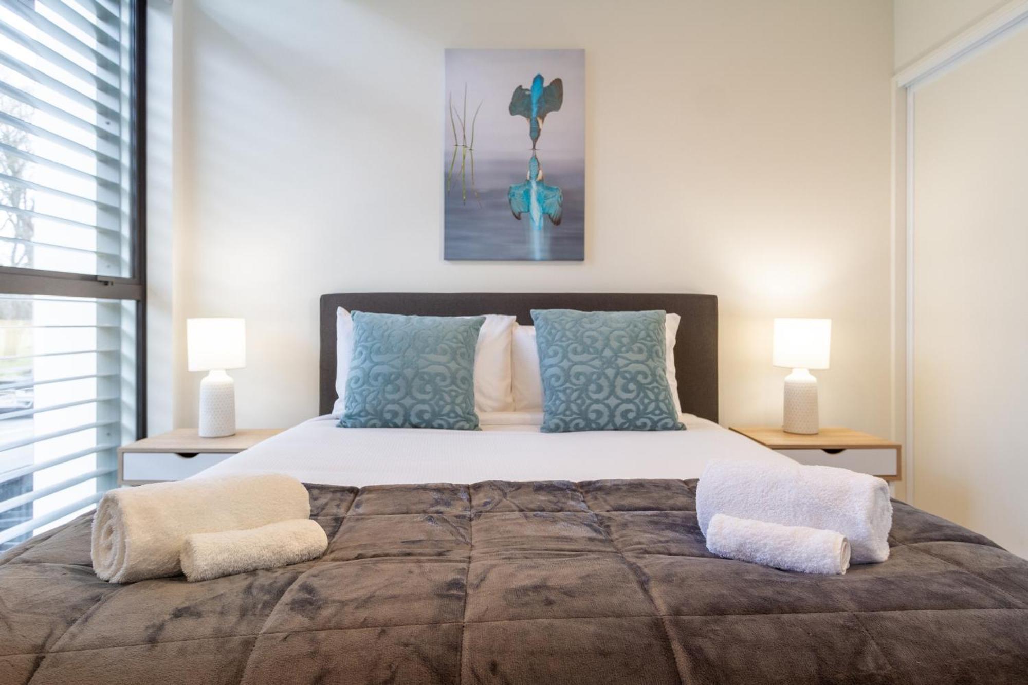 Modern 2 Bed 2 Bath Opposite Hagley Park Appartement Christchurch Buitenkant foto