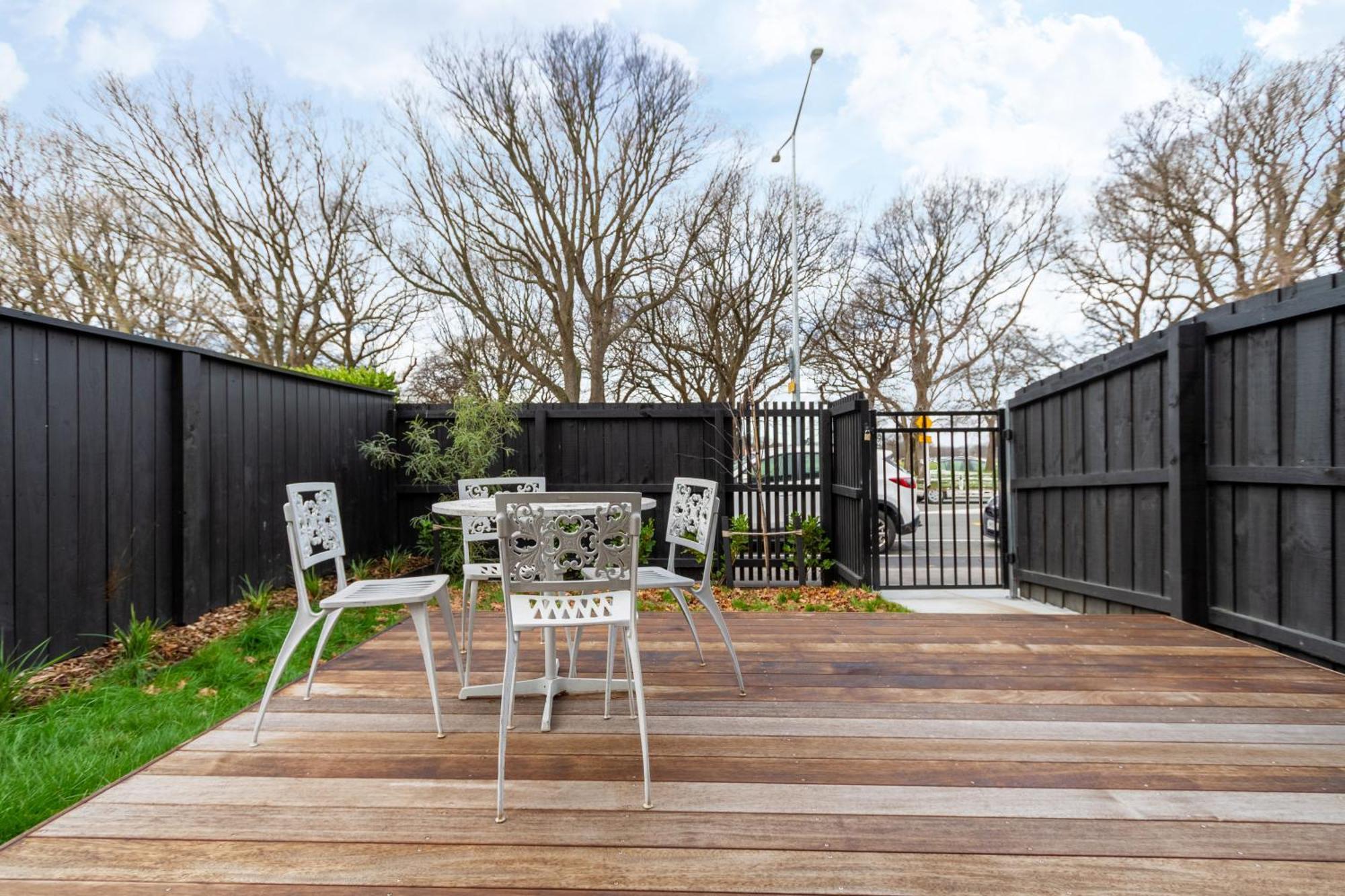 Modern 2 Bed 2 Bath Opposite Hagley Park Appartement Christchurch Buitenkant foto